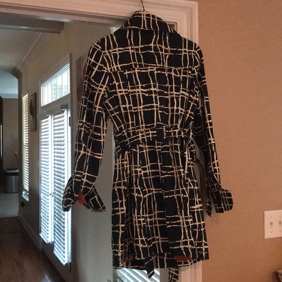 Beautifully lined blue & white rain coat - Picture 3 of 3